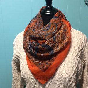 Square scarf in orange